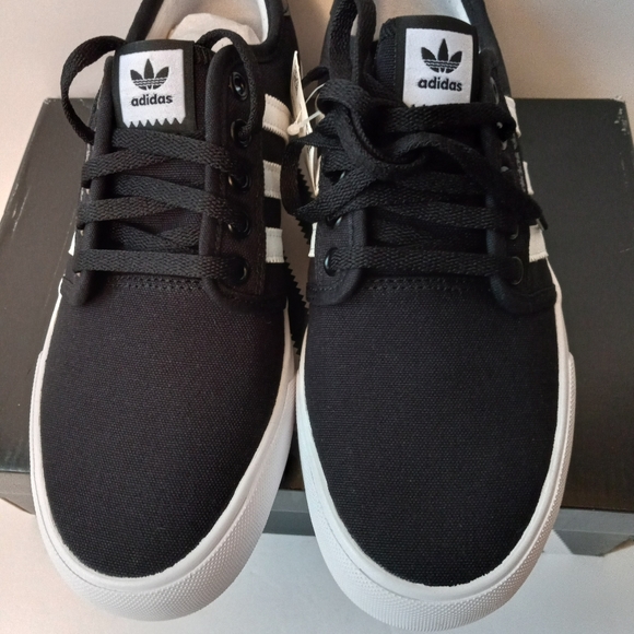 Adidas Seeley J Youth Black / White BY3838 - Picture 5 of 7